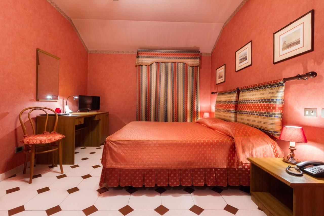 Park Hotel Villa Salzea Trofarello Kültér fotó
